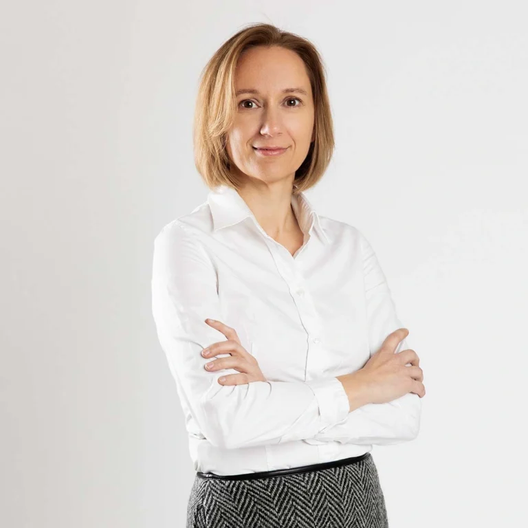 Portraitfoto von Dr. Scarlett Lewitschnig